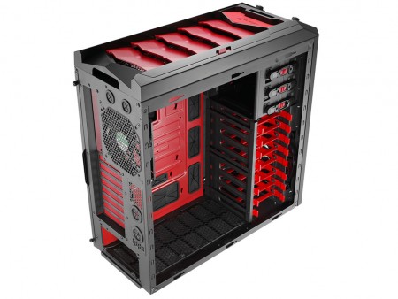 アグレッシブなレッド＆ブラックが印象的なフルタワー。Aerocool「Xpredator X3 Devil Red Edition」