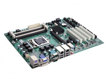 Axiomtek、PCI×4のIntel B75 Expressチップ搭載マザーボード「IMB204」