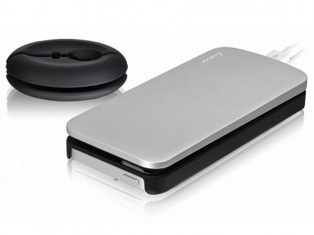 1cmの極薄デザインで2500mAh。iPhone 5合体用パーツ同梱のモバイルバッテリーがLUXA2からリリース