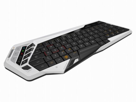 Mad Catz、NFC対応のモバイル向けゲーミングキーボード「S.T.R.I.K.E.M Mobile Keyboard」リリース