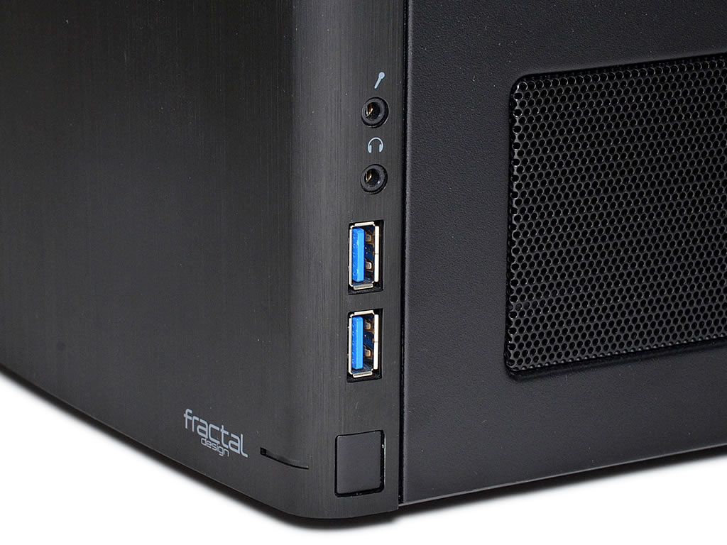 マイナス」から生み出された「プラス」の妙Fractal Design「Node 304