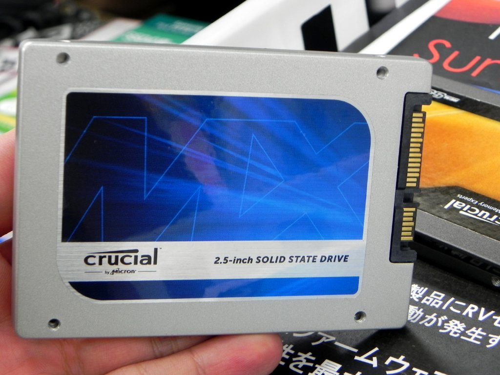 Crucial RealSSD C300 シリーズ 128GB(SATA-3規格準拠 6Gbps対応 RoHS
