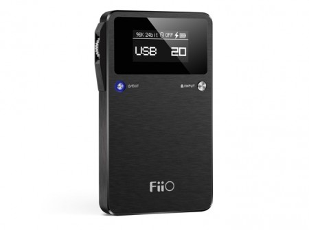 iOS端末とのデジタル接続も可能なDAC内蔵ポータブルアンプ、オヤイデ「FiiO E17K」