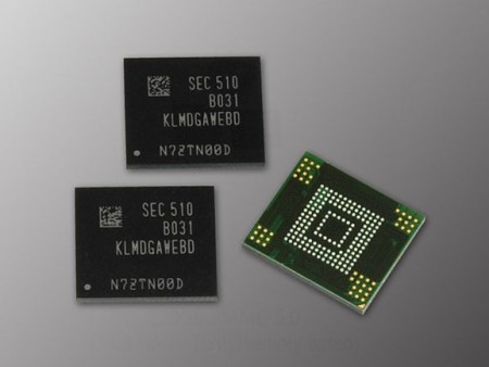 Samsung、スマートフォンの大容量化を可能にするTLC NAND採用128GB eMMC5.0メモリ発表