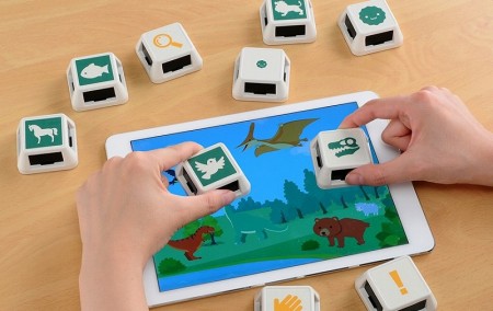 タカラトミーの“ジョジョ”が復活。iPadにスタンプして遊ぶキューブ型トイ「Cube touch」