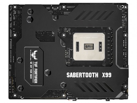 スマホで状態がモニタできる高耐久マザーボード、ASUS「SABERTOOTH X99」発売開始