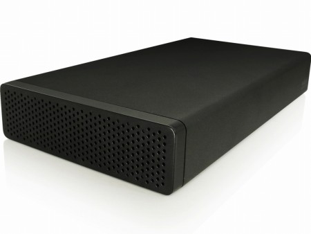 センチュリー、eSATA/FireWire 800/USB3.0対応の外付けHDD「MacbethCombo Pro LE」