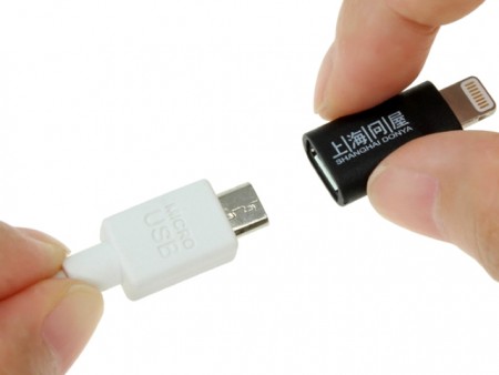 ひとつあれば便利な、microUSB→Lightning変換アダプタが上海問屋から発売中