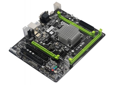 4コアSoC Celeron N3150搭載のファンレスMicroATX、EPoX「N3150MX7」