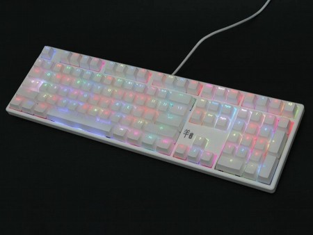 発光鮮やかな二重基板や2色成型キャップ採用、Cherry MX RGB搭載キーボード「DUCKY the Year of Goat Edition」