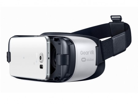 Galaxy S6 / S6 edgeがHMDになる、Oculus共同開発のSamsung製VRヘッドセット「Gear VR」が今日から発売