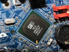 懐かしのpcパーツ図鑑 Vol 11 覚えてますか Sis Amd向けのvga統合チップセット搭載マザーボード Ga K8s760m エルミタージュ秋葉原