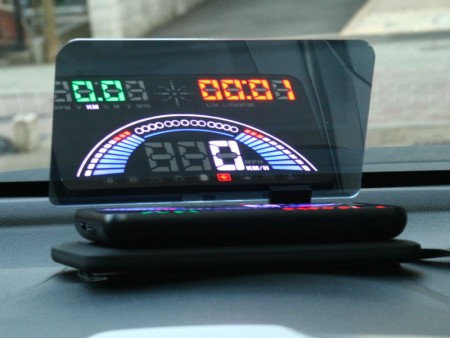 上海問屋、フロントガラスに表示できるOBD2＆GPS対応ヘッドアップディスプレイ