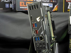 aorus_z390_1024x768_25