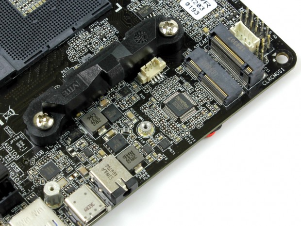 GPU性能に自信あり。Mini-STX初のRyzen対応ベアボーンキットASRock「DeskMini A300」 - エルミタージュ秋葉原