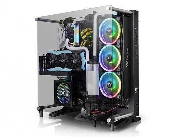 Thermaltake、自慢のマシンをディスプレイできるオープンフレームケース「Core P5 TG V2」