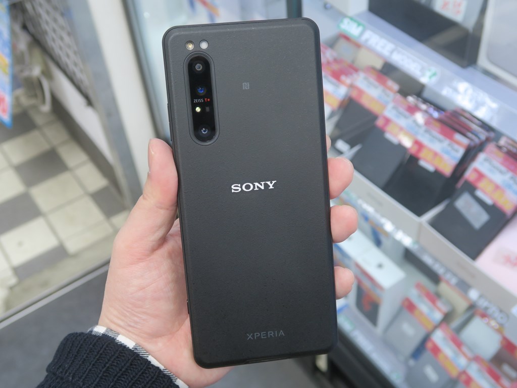 一眼レフと合体 高画質生配信できるプロ向けスマホ Xperia Pro が販売中 価格は24万円 エルミタージュ秋葉原