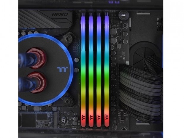 Thermaltake、ARGB対応の「TOUGHRAM Z-ONE RGB Memory」に最大4,600MHzモデル