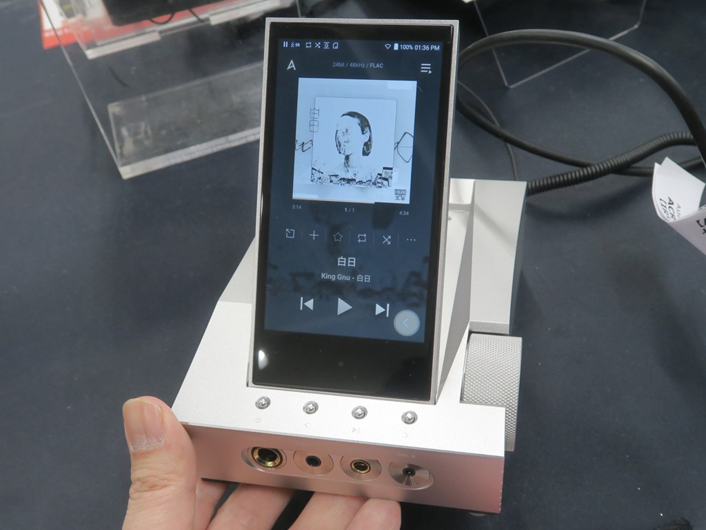 持ち運びもできなくはない、超高出力ヘッドホンアンプAstell&Kern ...