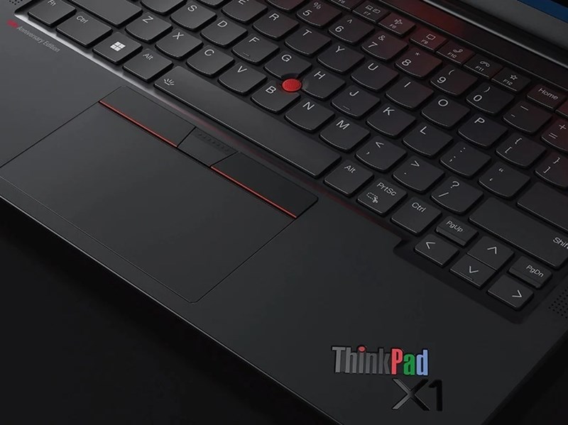 ThinkPad30周年記念の「ThinkPad X1 Carbon Gen 10 30th Anniversary 