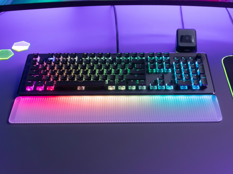 高速光学スイッチを採用するゲーミングキーボード、ROCCAT「Vulcan II