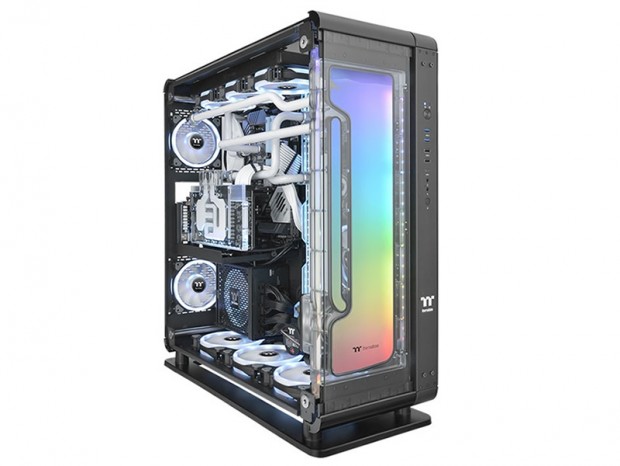 オープンフレーム型にもできるThermaltake「Core P8/P6」前面に装着するポンプ付きリザーバー