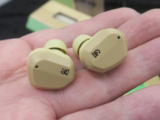 絶妙なデザイン CAMPFIRE AUDIO ORBIT イヤホン centronefrologicoazul