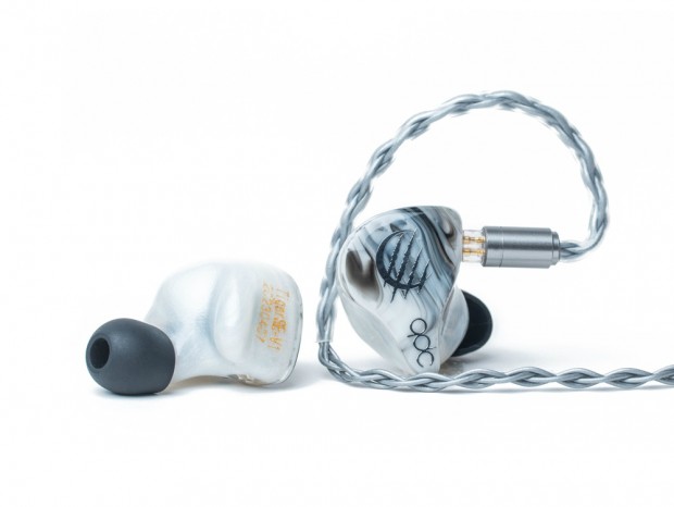 ハイブリッド8ドライバー搭載の国内限定・数量限定IEM、qdc「WHITE TIGER」