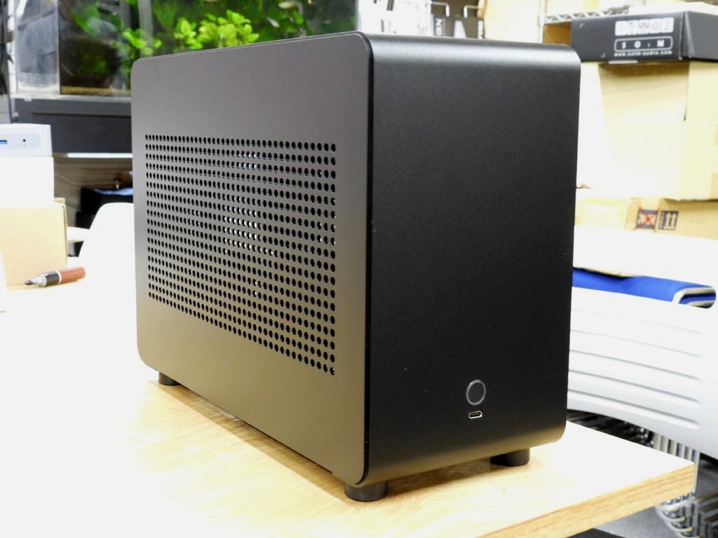 拡張スロット位置を調整できるアルミユニボディのMini-ITXケース「GEEEK G1 SE 2 MINI-ITX CASE」 - エルミタージュ秋葉原