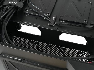 MSI MPG GUNGNIR 300R AIRFLOW