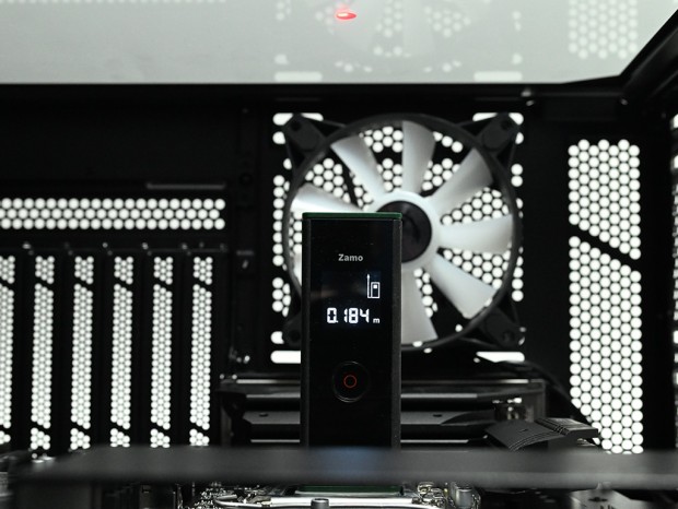 MSI MPG GUNGNIR 300R AIRFLOW