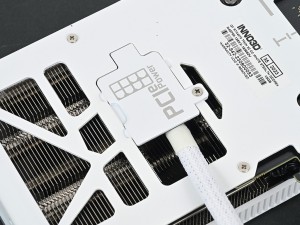 INNO3D GeForce RTX 4070 TWIN X2 OC WHITE STEALTH