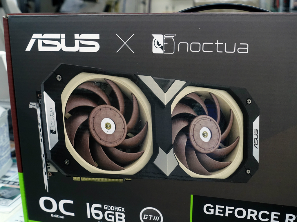 Noctuaコラボの巨大クーラーを搭載したGeForce RTX 4080 SUPERがASUSから発売開始 - エルミタージュ秋葉原