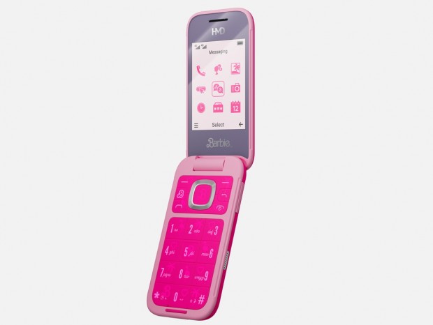 真っピンクなバービーコラボのガラケー「HMD Barbie Phone」が登場