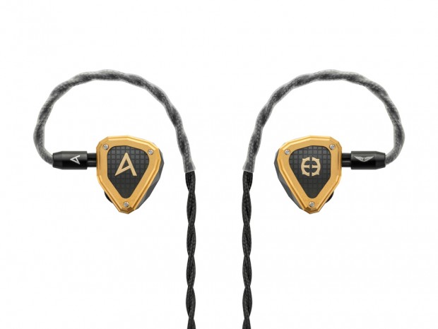 片側13ドライバー搭載のAstell&Kern・Empire EarsコラボプレミアムIEM「NOVUS」