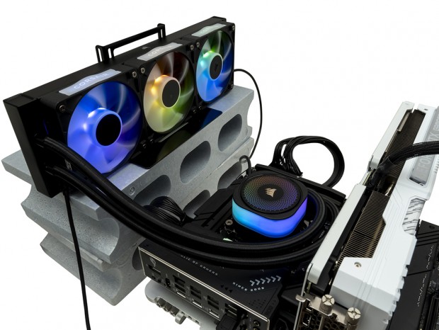 CORSAIR iCUE LINK TITAN 360 RX RGB