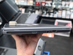 ASUS Chromebook Flip C214MA