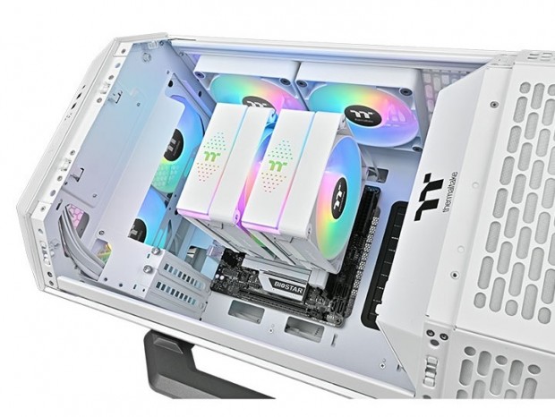 Thermaltake、LEDカバー搭載のサイドフローCPUクーラー「ASTRIA ARGB」にホワイトモデル追加