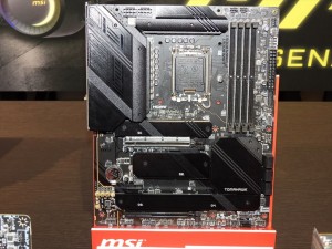 MAG Z790 TOMAHAWK WIFI DDR4