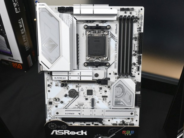 ASRock Intel B860/AMD B850マザーボード発表会