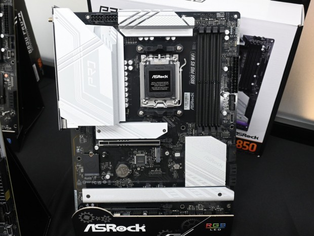 ASRock Intel B860/AMD B850マザーボード発表会