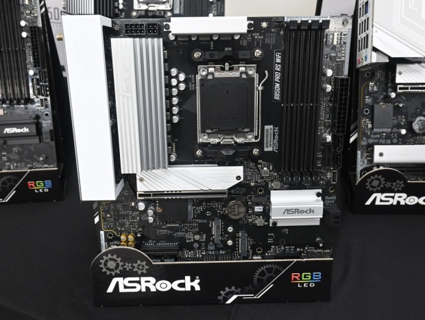 ASRock Intel B860/AMD B850マザーボード発表会