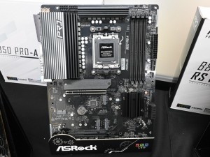 ASRock Intel B860/AMD B850マザーボード発表会