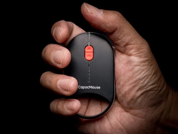 カラビナくらいの超小型サイズに機能を詰め込んだワイヤレスマウス「CapacMouse PRO」