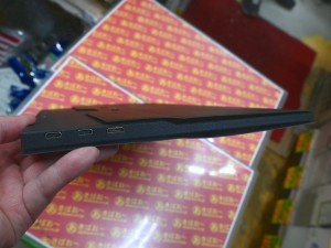 15.6インチ薄型マルチモニター